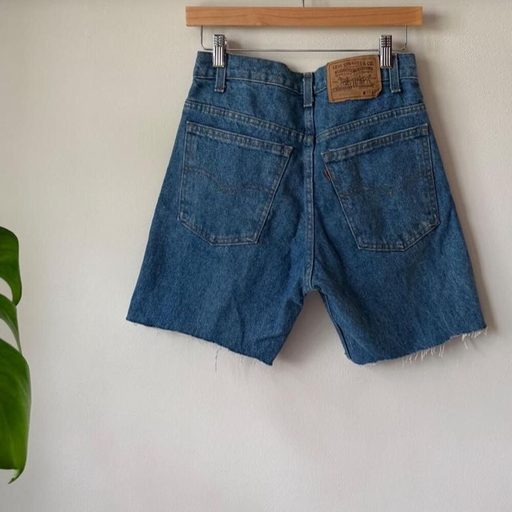 Vintage Levi’s 505 cutoff denim shorts